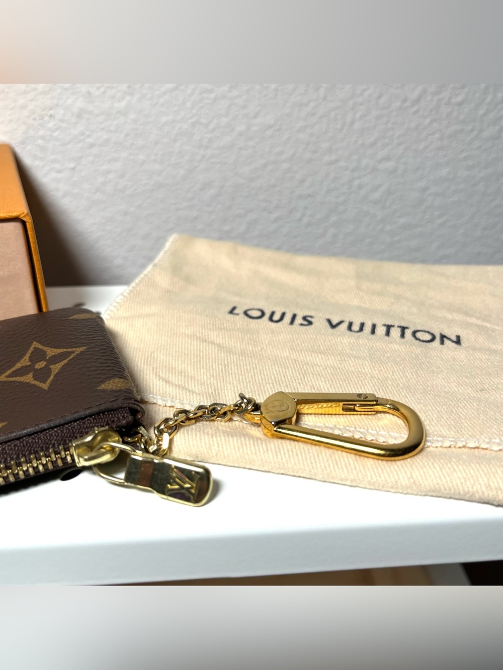 Louis Vuitton Monogram Key Pouch M62650 - Picture 2 of 5